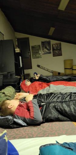 kyble prespavacka na pyramide